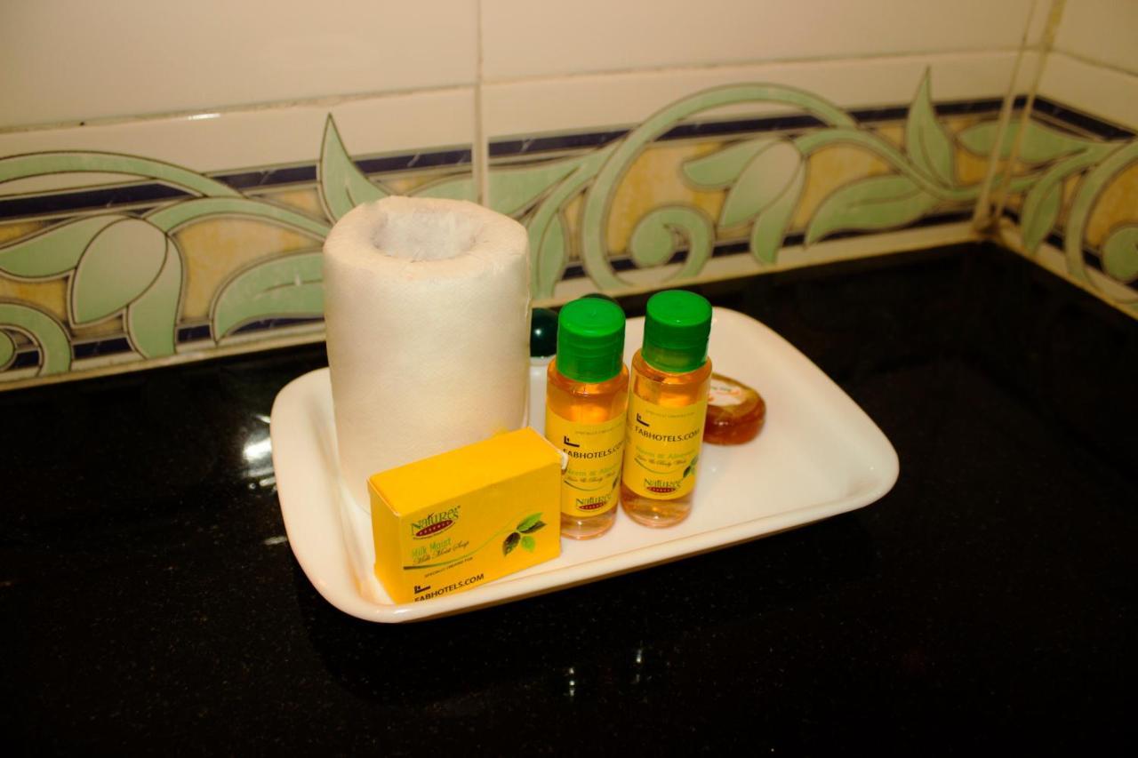 Fabhotel Prime V Hazratganj Lucknow Buitenkant foto