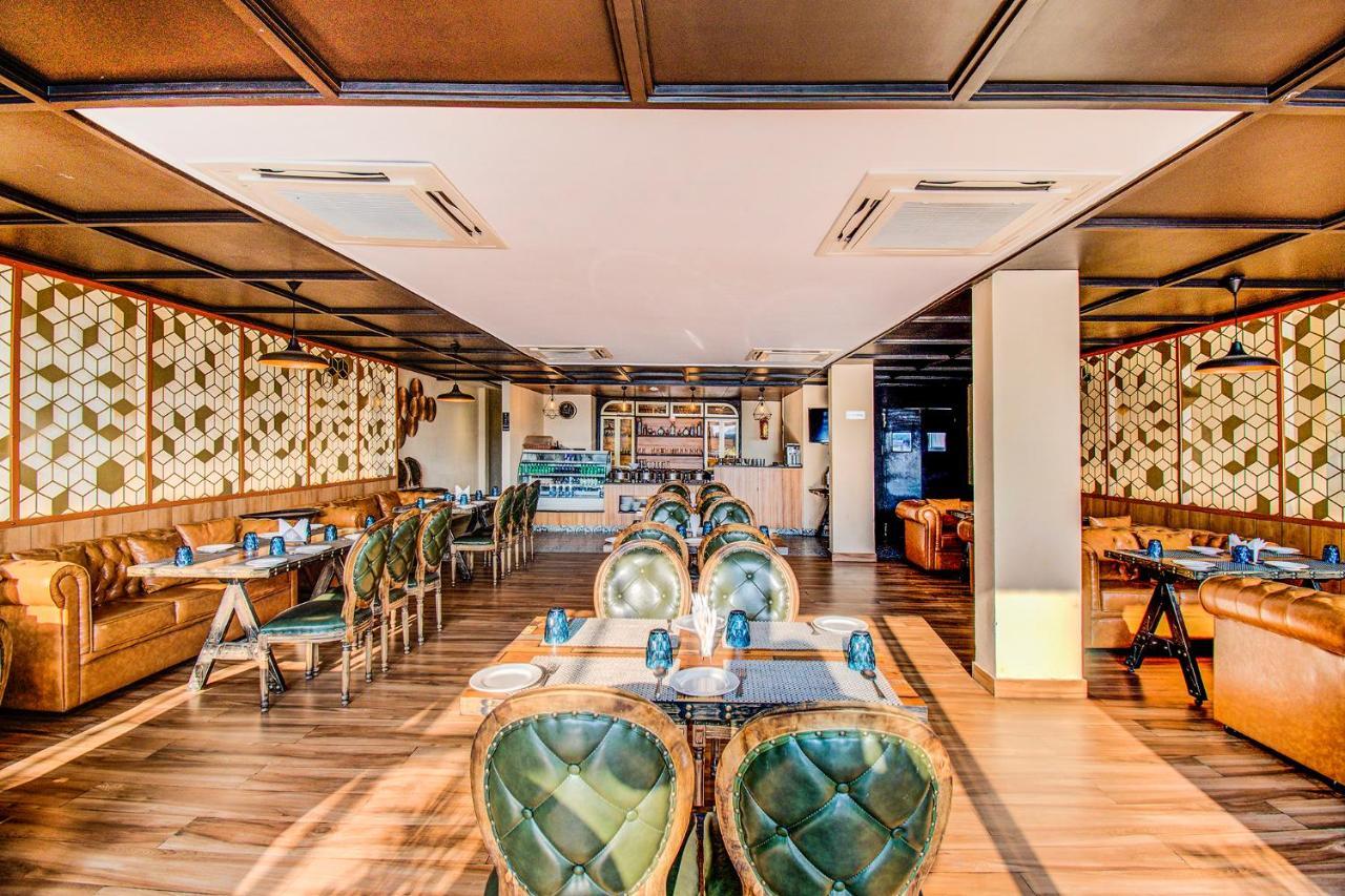 Fabhotel Prime V Hazratganj Lucknow Buitenkant foto
